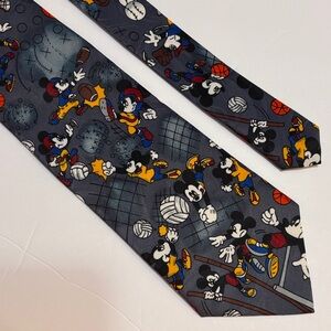 Mickey Mouse Disney Sports Themed Tie 56 x 3.75